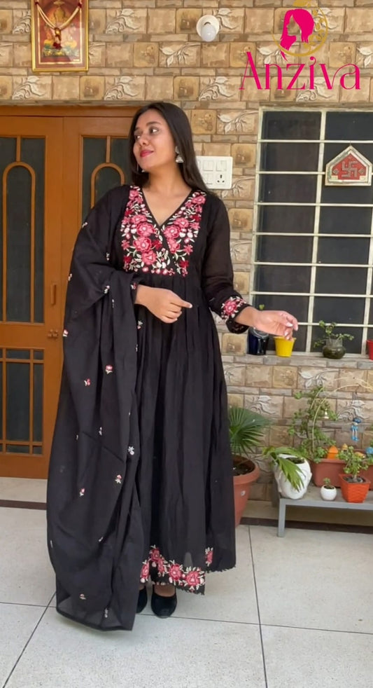 🖤 Anziva Elegant Black Floral Embroidered Anarkali Set