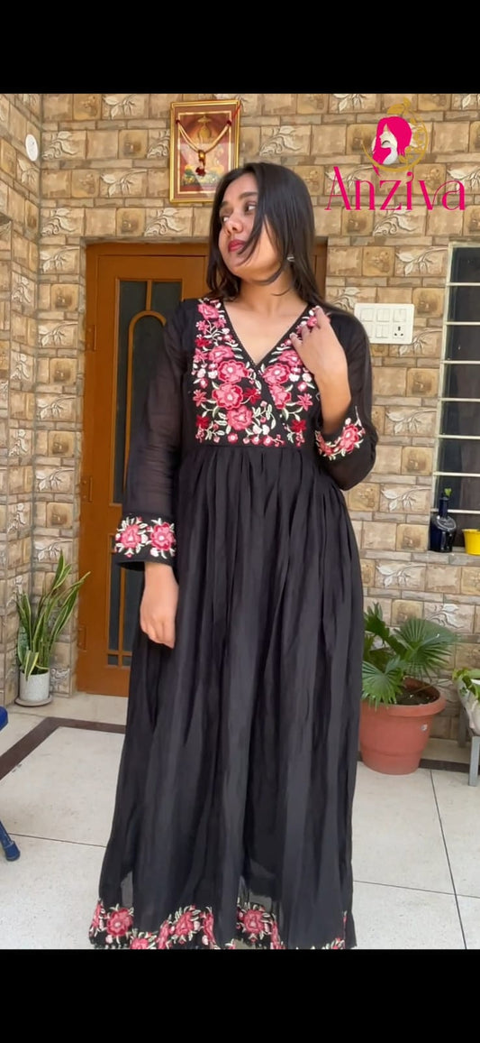 🖤 Anziva Elegant Black Floral Embroidered Anarkali Set
