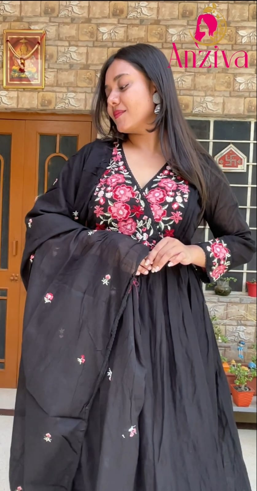 🖤 Anziva Elegant Black Floral Embroidered Anarkali Set