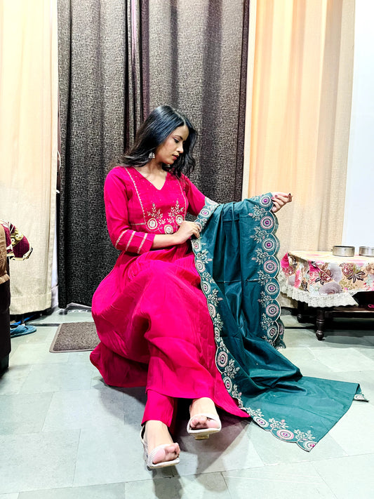 Pink Kurta Set with Teal Embroidered Dupatta